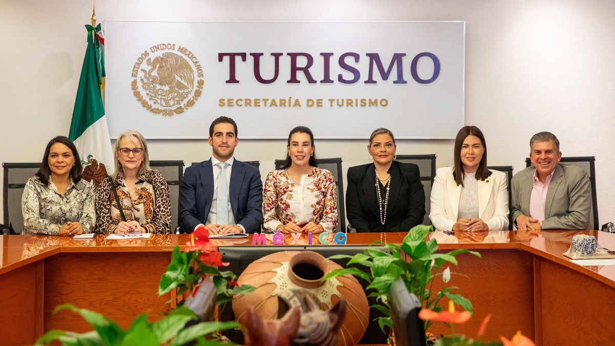 La titular de Sectur se reunió con miembros del senado para presentar la estrategia nacional de turismo.