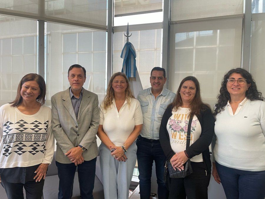 Guías de turismo: presentan proyecto de ley para frenar la desregulación en Parques Nacionales. &nbsp;