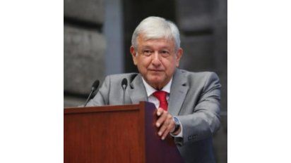 AMLO pide ayuda a ingenieros mexicanos para decidir futuro de NAIM
