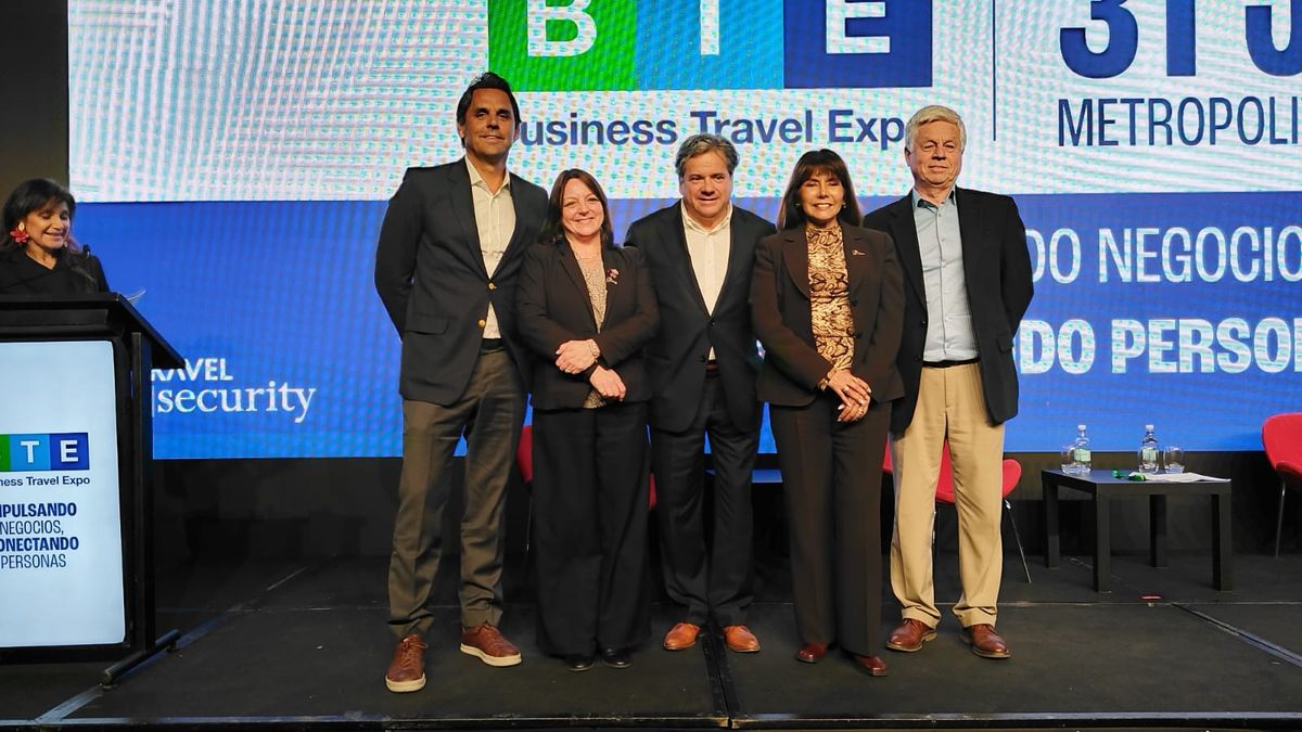 El equipo de PromPerú junto a los organizadores de BTE. - Ladevi Medios y Soluciones El equipo de PromPerú junto a los organizadores de BTE.