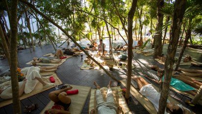 El hotel le escapa al tradicional concepto de resort del Caribe mexicano, ya que se trata de un espacio dedicado a los rituales holísticos y la limpieza del alma.