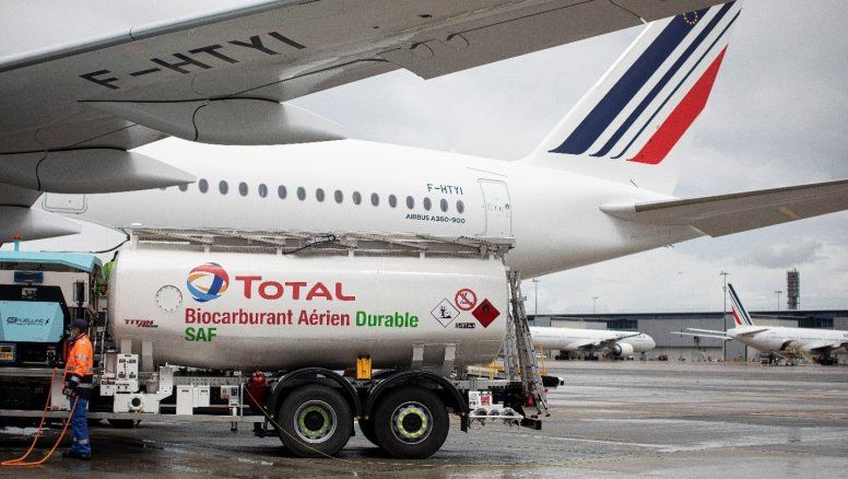 Air France-KLM voló por primera vez un tramo de larga distancia con biocombustible.