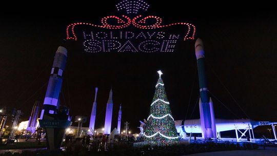 Kennedy Space Center propone un fin de año distinto.