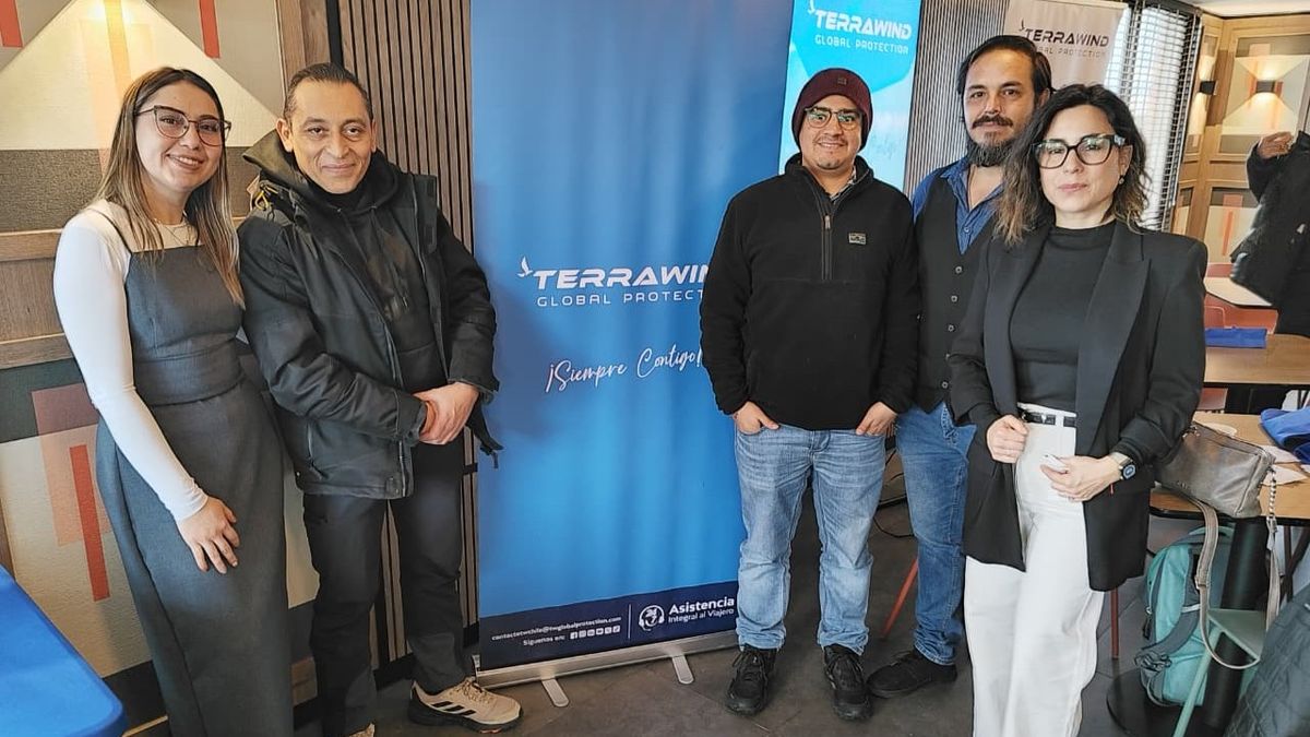 Marcelo Máximo (Máximo Travel) y Tomás Morales (Meridian), junto al equipo de TW. 