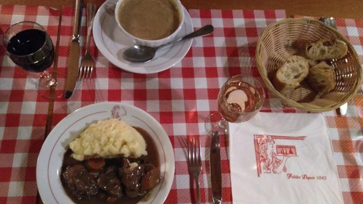 Vacaciones en Europa: el restaurante Polydor de París es un clásico de los viajeros latinoamericanos que visitan París.