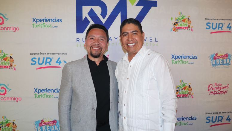 Daniel Ruiz, director general de Ruta Maya Travel y Julio César Cárdenas Ortega, presidente municipal de Santa María Huatulco.&nbsp;