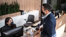 Según el estudio de Booking.com, un 54% aceptaría el certificado de vacunación como documento requerido para viajar.