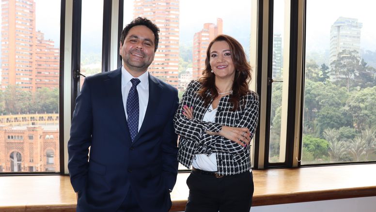 Jaime Ulloa, gerente general de Viajes Circular y Martha Isabel Martínez, gerente comercial.