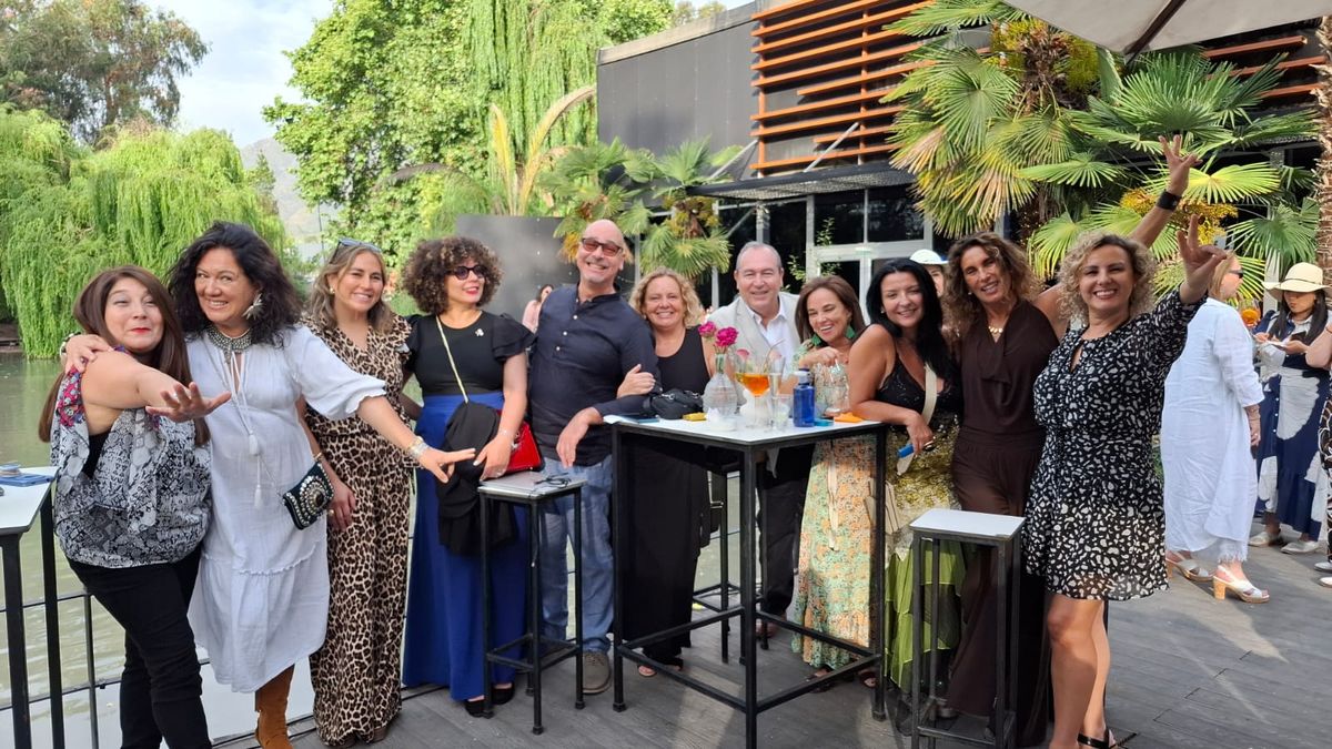 Asistentes del Sunset Party de Pacific Reps.