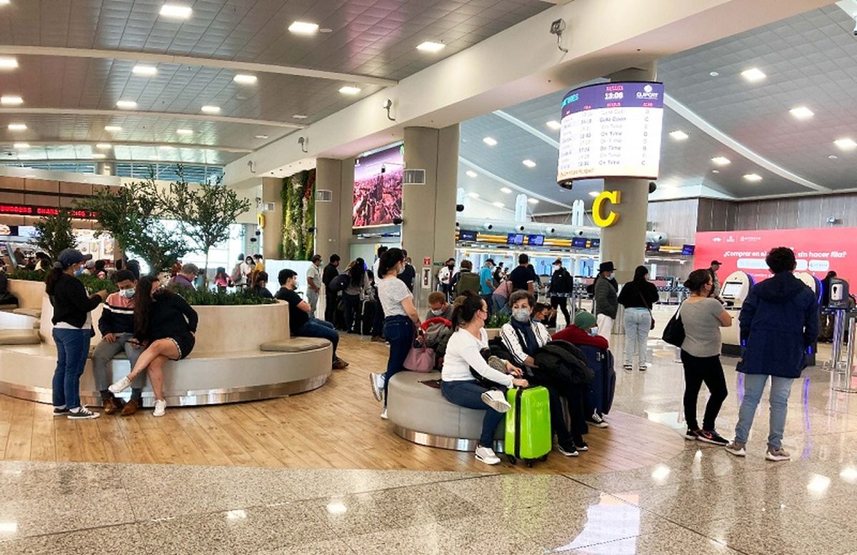 La seguridad se incrementó en el Aeropuerto Internacional Mariscal Sucre de Quito. - Ladevi Medios y Soluciones La seguridad se incrementó en el Aeropuerto Internacional Mariscal Sucre de Quito.