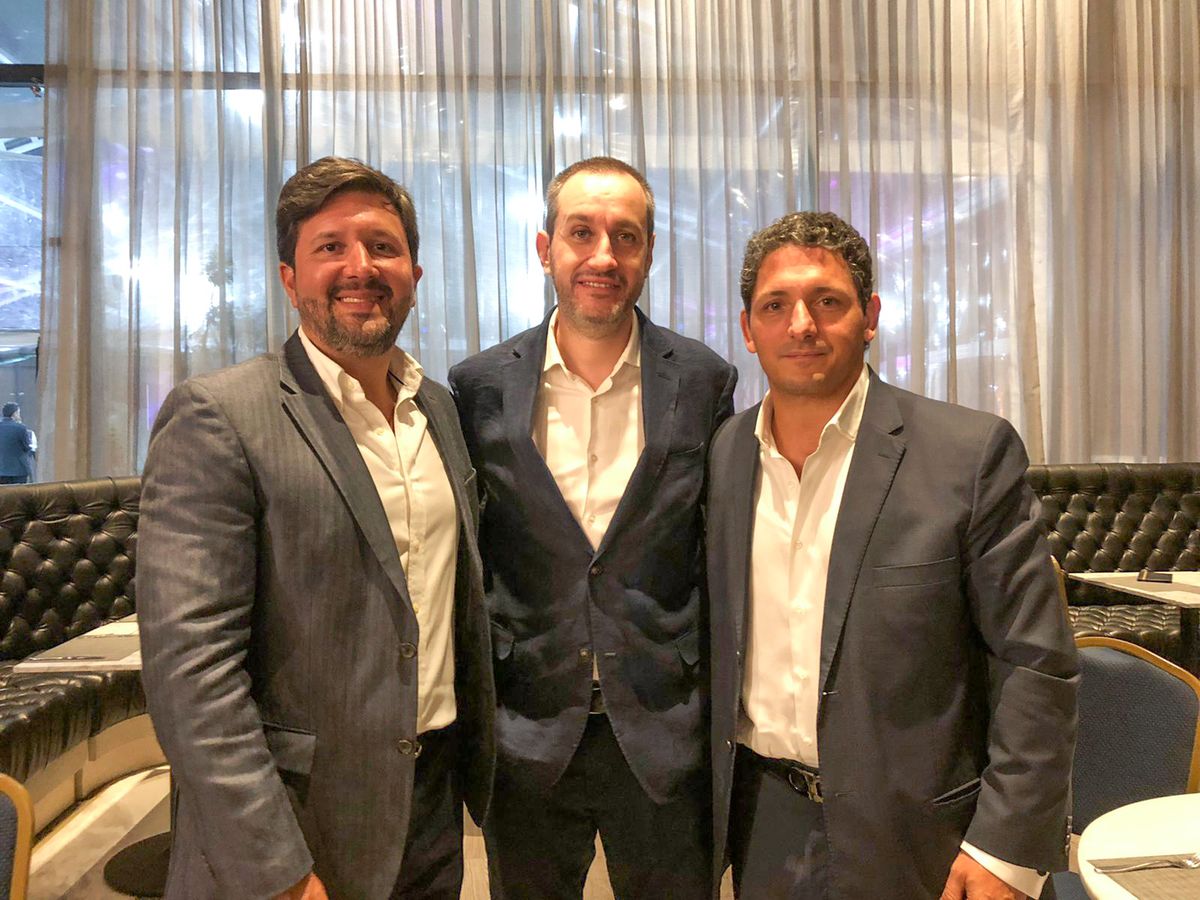 Jorge Restrepo, CEO de PriceTravel Holding; Rafael Durand, COO de PriceTravel Holding; y Pablo Jaitman,&nbsp;director general en Colombia de PriceTravel Holding.