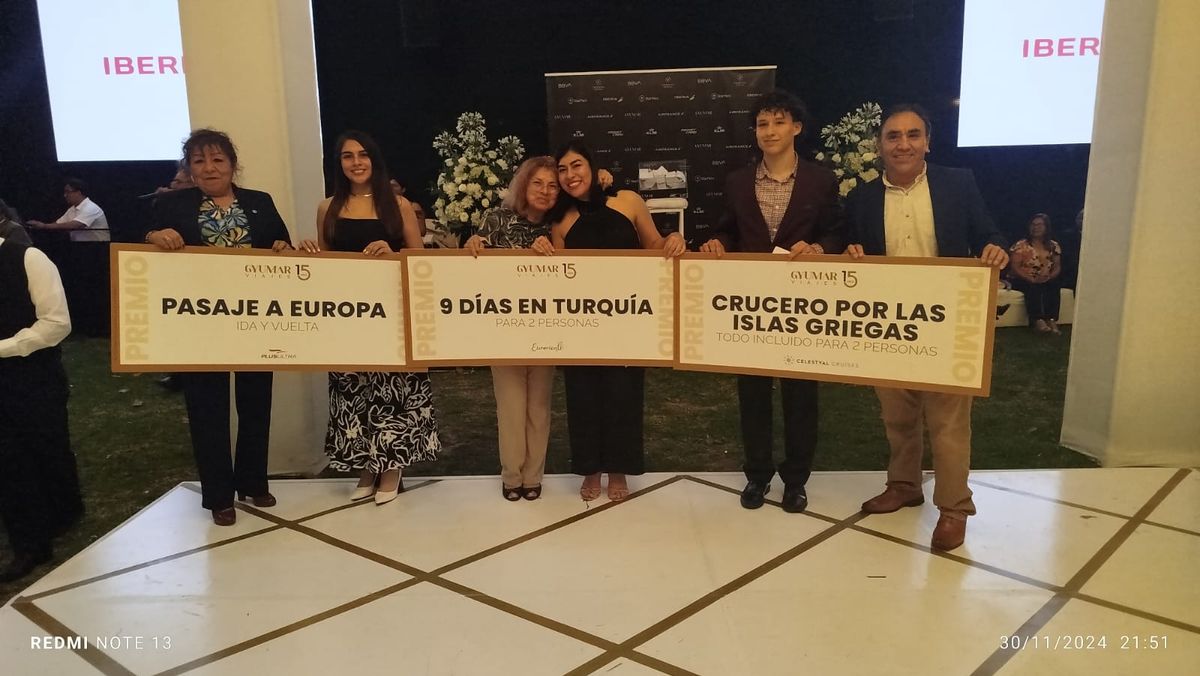 Agentes premiadas en el 15° aniversario.