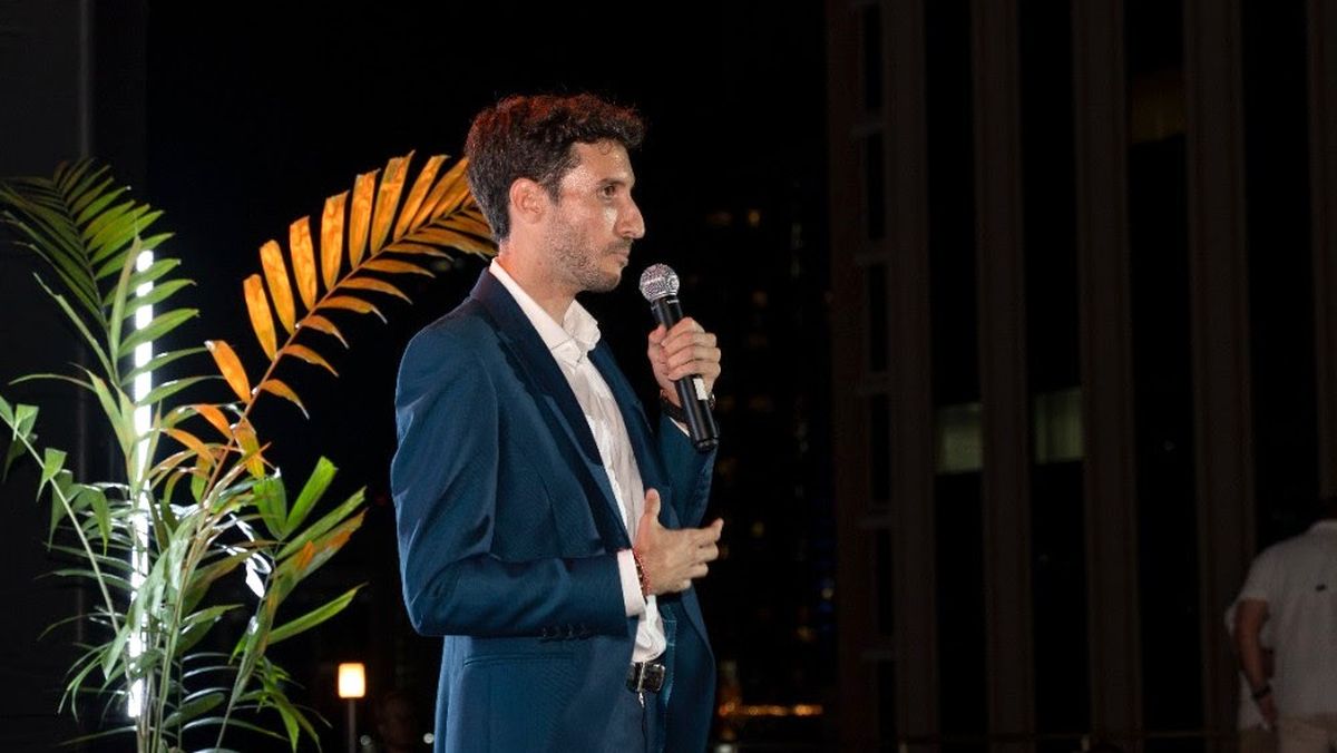 Pablo Fern&aacute;ndez Maroto, director comercial del Cluster de RIU Plaza en Latam durante su disertaci&oacute;n.