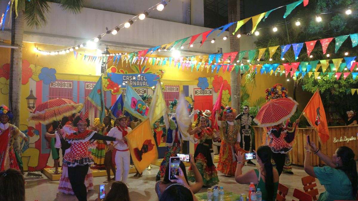 Una noche de fiesta y baile se vivió en el cierre de la convención.
