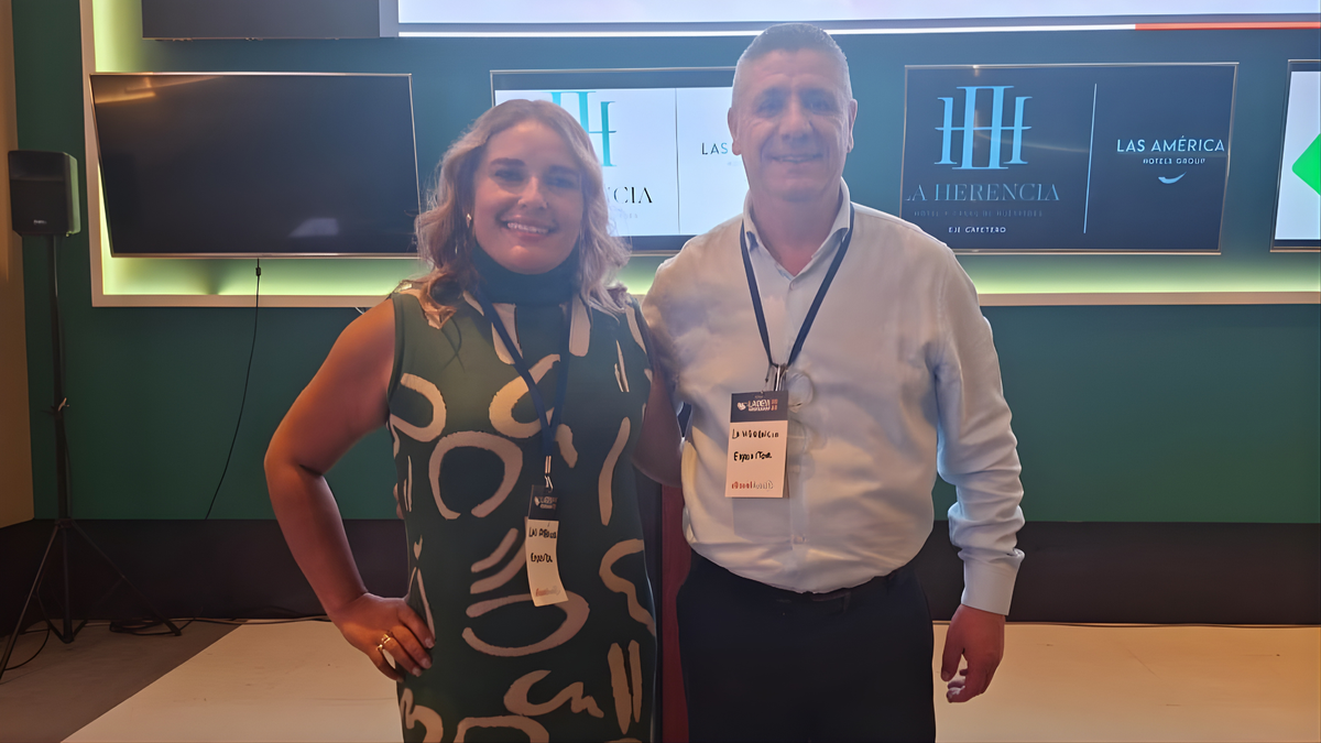 Delia Campo Rincón, directora del canal de Tour and Travel del Grupo Hotelero Las Américas, y Juan Carlos Camacho, gerente de The Travel Planner. Delia Campo Rincón, directora del canal de Tour and Travel del Grupo Hotelero Las Américas, y Juan Carlos Camacho, gerente de The Travel Planner.