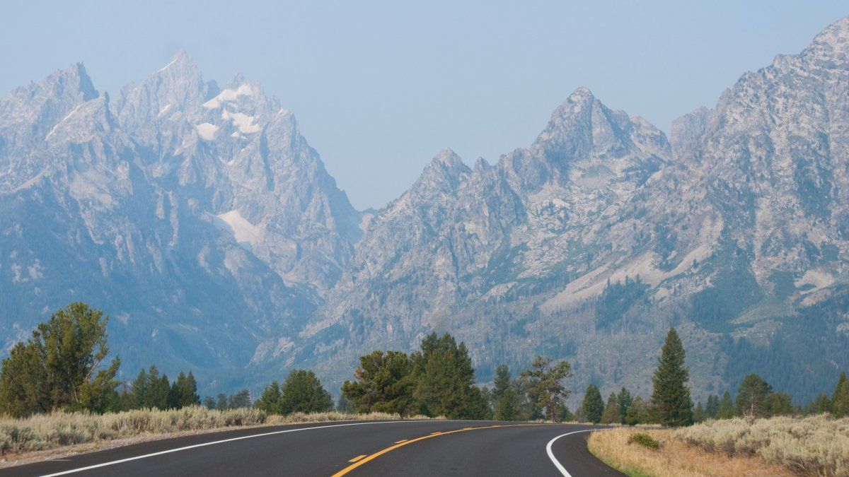 Ya sea que estés buscando una excursión de un día o una aventura de una semana a través del país, la lista de los mejores road trips de Brand USA tiene todo cubierto.