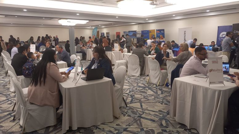 Agentes de viajes siendo protagonistas en Ladevi Workshop en Quito.