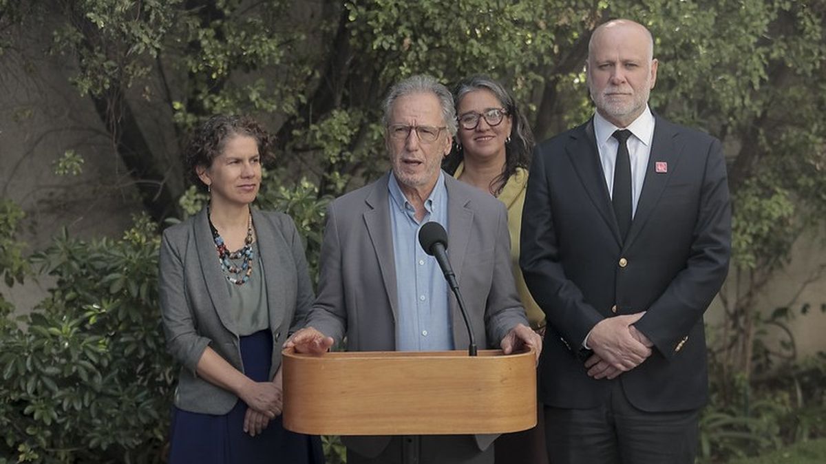 Subsecretaría de Turismo, Verónica Pardo (Al fondo) junto al Comité de Ministros: Maisa Rojas, Medio Ambiente; Álvaro García, Economía y Energía; Álvaro Elizalde, Interior.