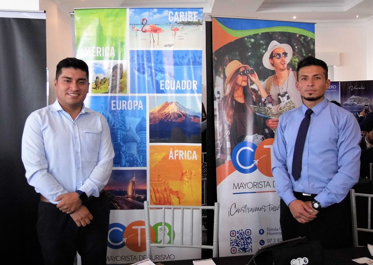 Parte del equipo comercial de CTB Mayorista de Turismo, incluido Diego Sarmiento. - Ladevi Medios y Soluciones Parte del equipo comercial de CTB Mayorista de Turismo, incluido Diego Sarmiento.