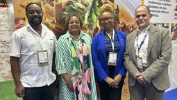 Barbados en WTM Latin America: Russell Banfield, Cheryl Carter, Ashleigh Phillips y Salomón Quijada.