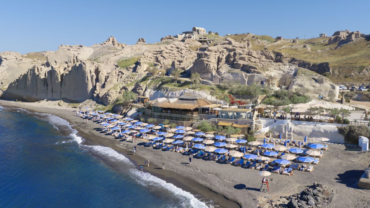 Royal Caribbean: flamante Royal Beach Club en Santorini.