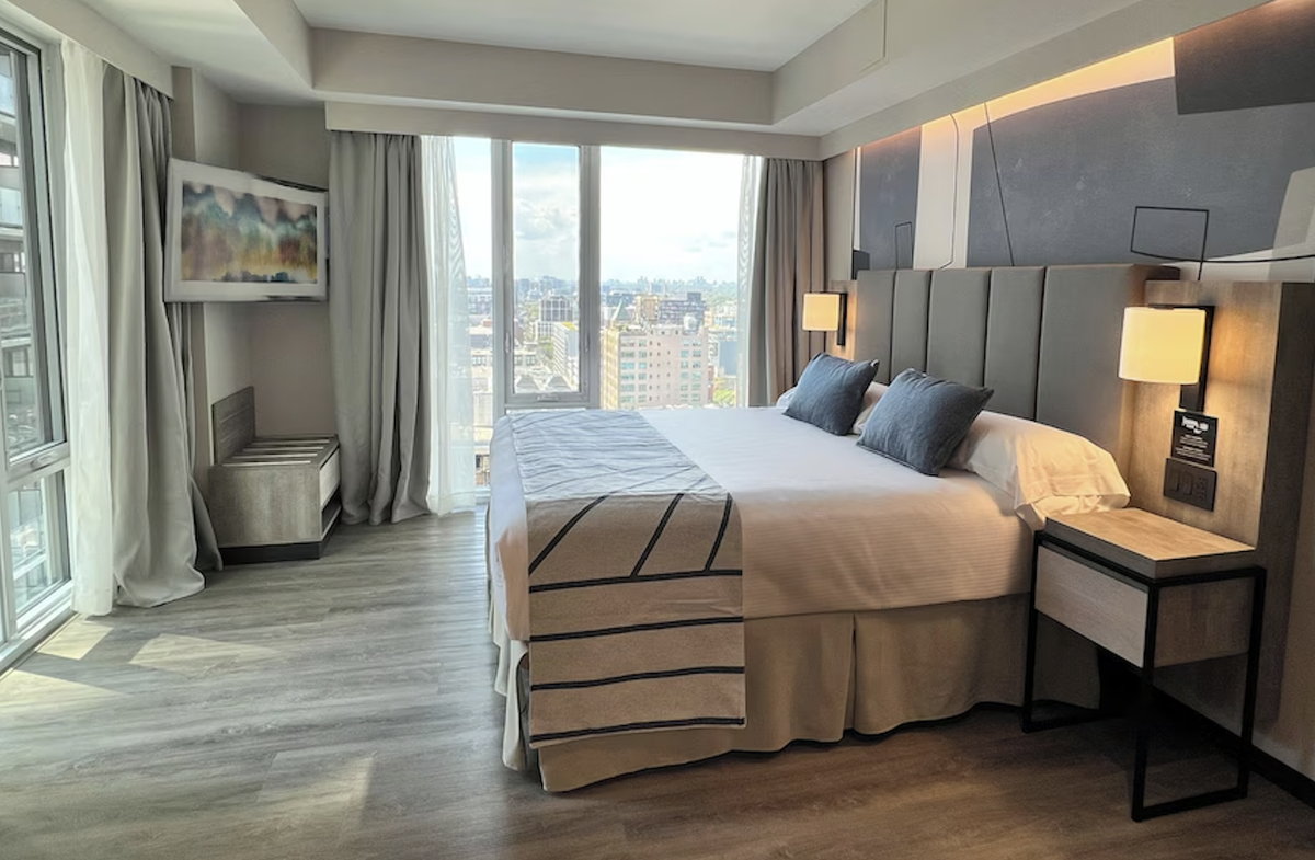 Una de las habitaciones del hotel RIU Plaza Toronto, de la cadena de hoteles RIU Hotels & Resorts.