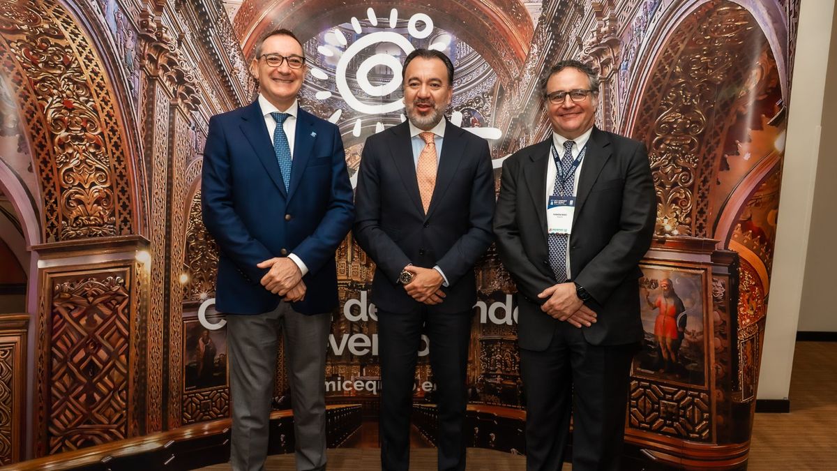 Rafael Echevarne, director ejecutivo de ACI-LAC; Pabel Muñoz, alcalde de Quito; y Ramón Miró, presidente de Quiport. ACI Airport Day Quito. Rafael Echevarne, director ejecutivo de ACI-LAC; Pabel Muñoz, alcalde de Quito; y Ramón Miró, presidente de Quiport. ACI Airport Day Quito.