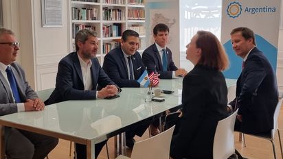 Argentina: Matías Lammens y el secretario ejecutivo del Inprotur Ricardo Sosa se reunieron con la manager de productos de American Airlines Vacations - Liane Augustine.