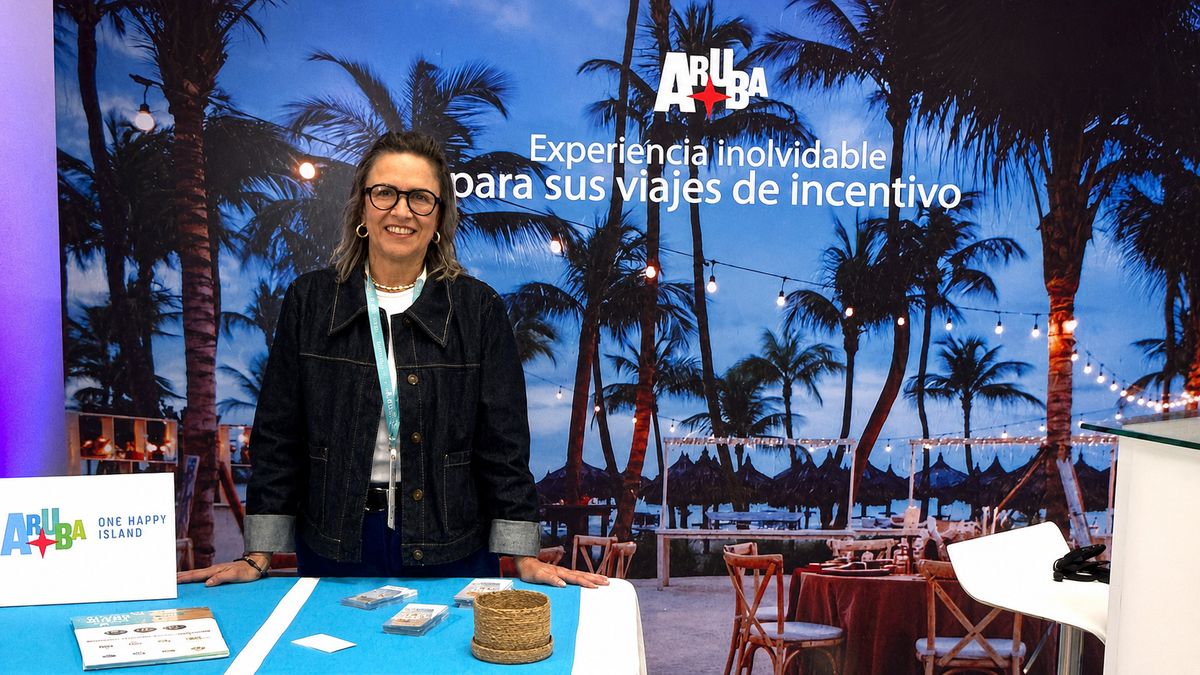 Claudia Delgado, representante comercial de la Autoridad de Turismo de Aruba, en el PCMA Convening Latam 2026, en Quito.&nbsp;