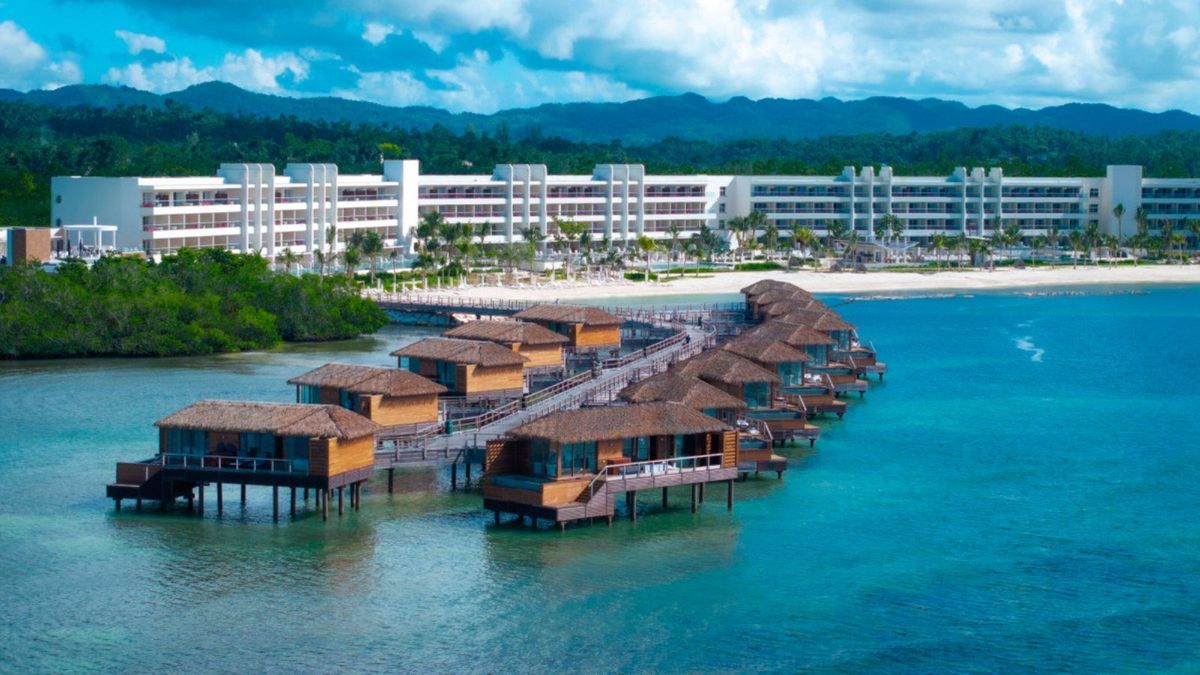 Vista del Princess Senses The Mangrove, con sus Villas sobre el agua.