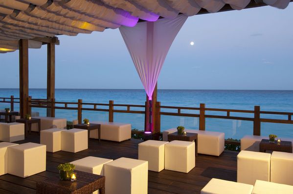 Terraza del restaurante Grill de la propiedad.