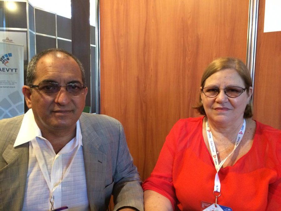 Eduardo Javier Suárez Pérez, presidente de Havanatur; y María de las Mercedes Betancourt, administrativa.