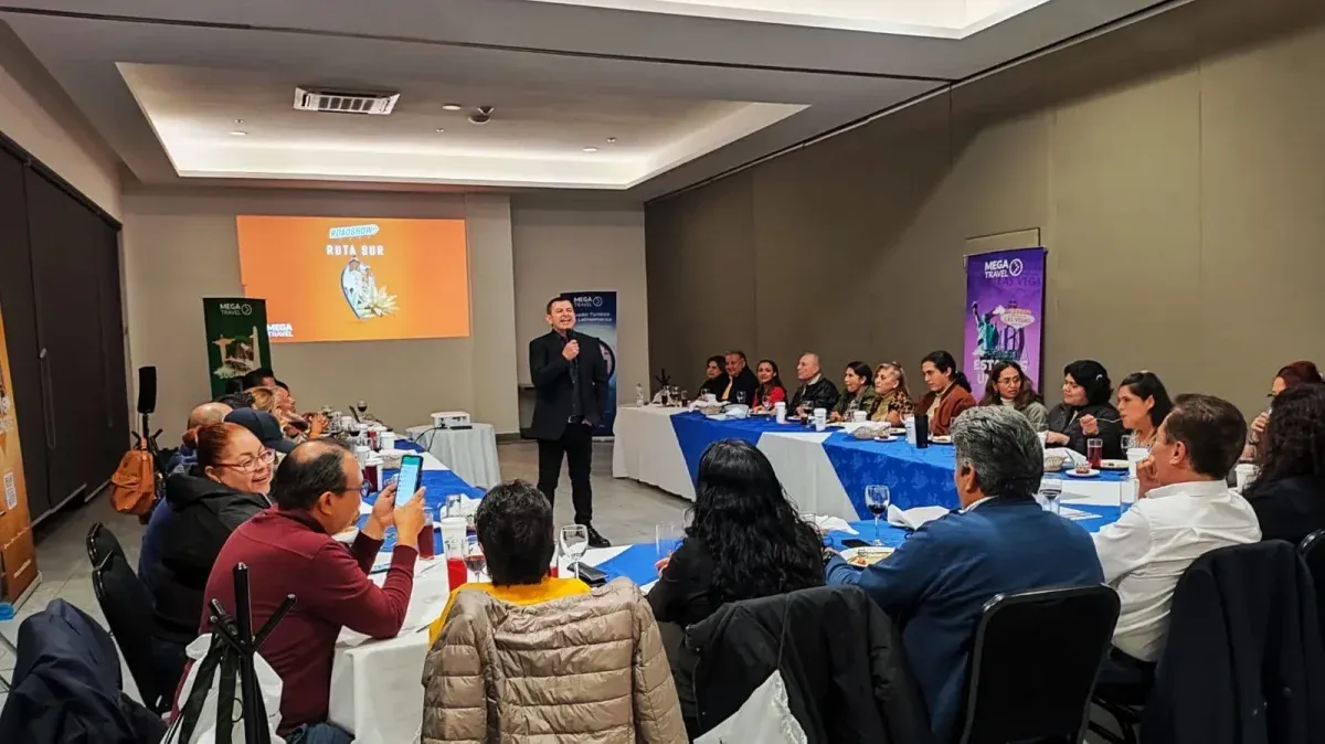 La ruta del centro del país de los Road Shows de Mega Travel estuvo liderada por Ercan Yilmaz y Arturo Cabañas. La ruta del centro del país de los Road Shows de Mega Travel estuvo liderada por Ercan Yilmaz y Arturo Cabañas.