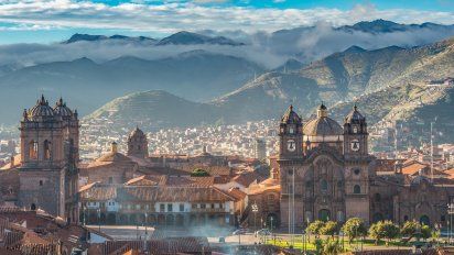 Cusco propone vacunar a toda la población cusqueña para la reactivación turística.