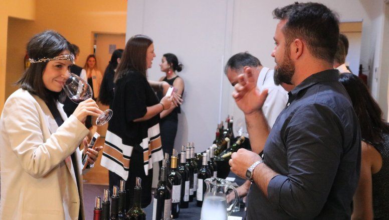 En la presentación de Los Caminos del Vino sedegustaron más de 20 etiquetas, servidas por sus propios productores de Córdoba.