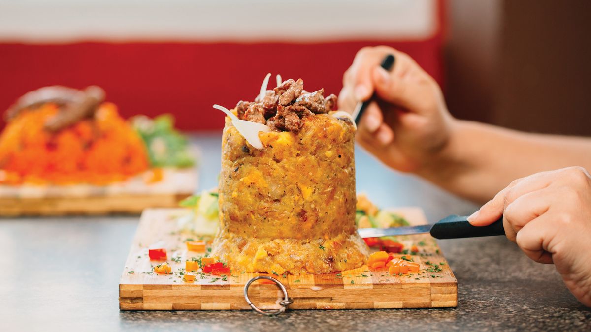 La gastronomía de Puerto Rico combina elementos de las cocinas española, africana y taína nativa.