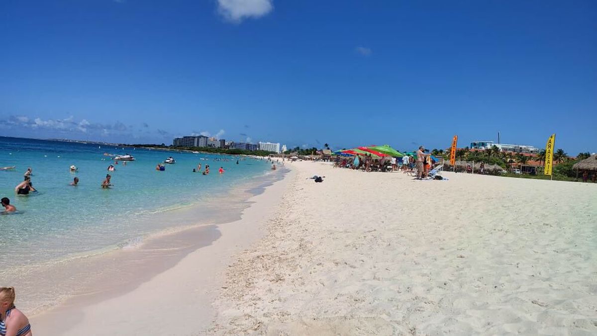 Eagle Beach, una de las tantas playas soñadas de Aruba. Un verdadero tesoro bañado por el mar Caribe.