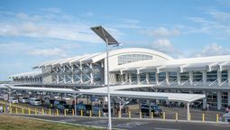 Aquellos viajeros que visiten Antigua y Barbuda deben completar el formulario de www.ArriveAntigua.com para disfrutar de una llegada y salida del Aeropuerto con facilidad. 
