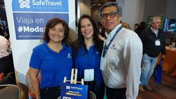 Roxana Otero, Macarena Parra e Iván Almendra de Safe Travel Assistance presentes en su escritorio del Workshop de Ladevi 2026.