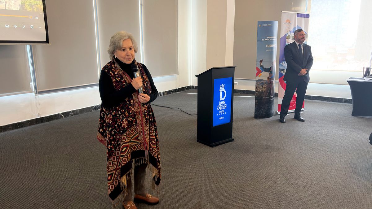 Mar&iacute;a Antonia Velasco, embajadora de Colombia en Ecuador, en capacitaci&oacute;n de Maxitravel.