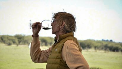 La Pampa les ofrece a los visitantes una ruta enoturística que sorprende por la calidad de sus vinos y la singularidad de sus paisajes.