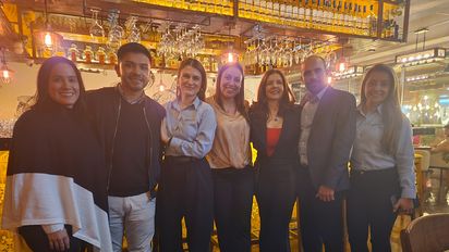 Equipo de Mega Travel en compañía de los representantes de Vipac y Grupo Mok.