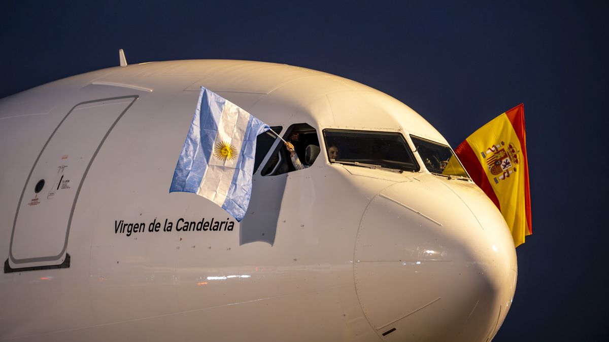 Avión de Plus Ultra que opera la frecuencia Madrid-Buenos Aires