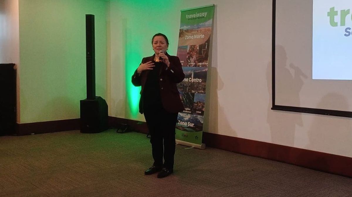 Palabras de Lorena Arriagada, secretaria general de Achet durante el inicio del evento de Travelaway. Palabras de Lorena Arriagada, secretaria general de Achet durante el inicio del evento de Travelaway.