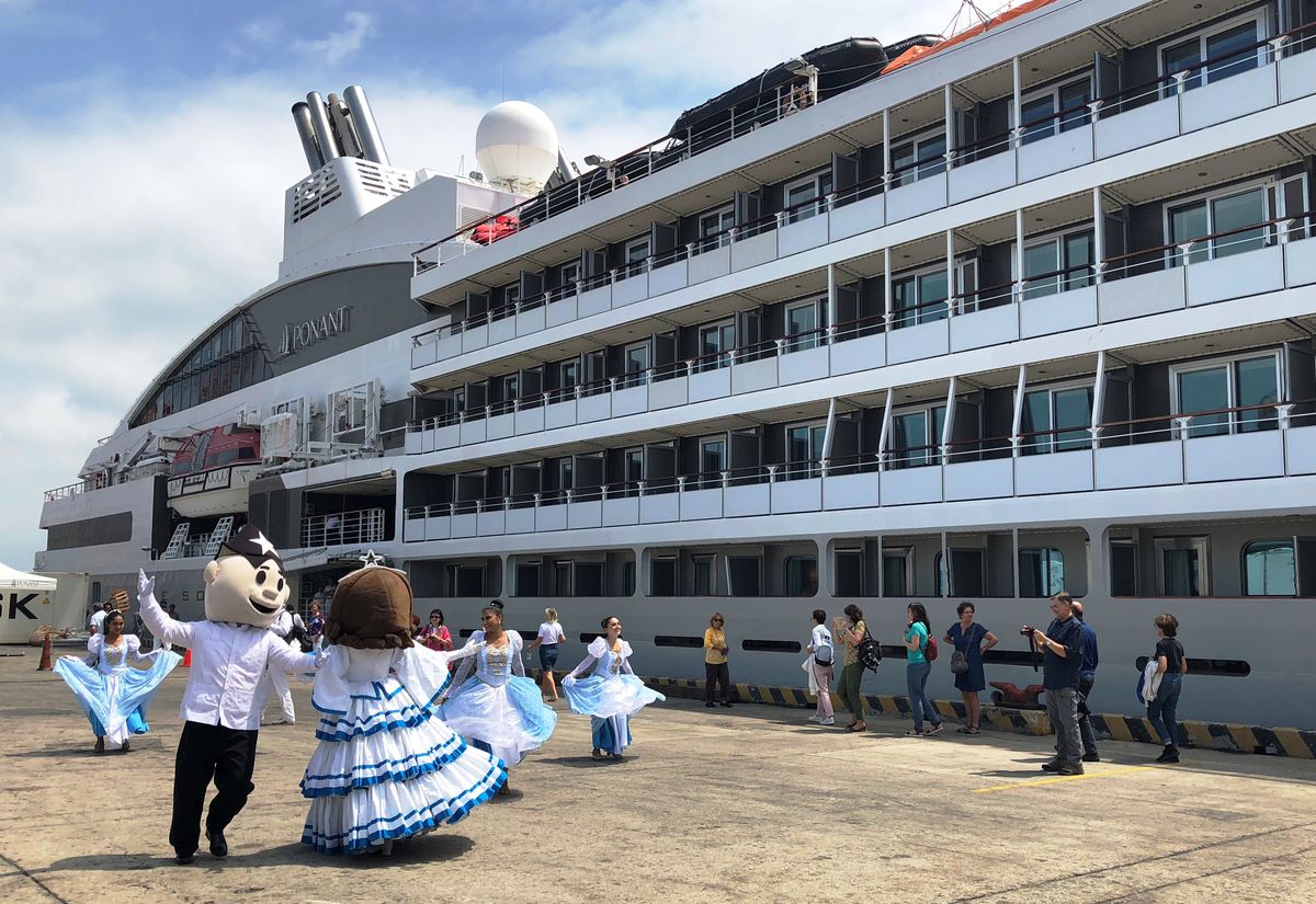 Más de 2,000 turistas llegaron a Guayaquil durante el último trimestre de 2023, desde diferentes cruceros de Canadá, Australia y Estados Unidos. - Ladevi Medios y Soluciones Más de 2,000 turistas llegaron a Guayaquil durante el último trimestre de 2023, desde diferentes cruceros de Canadá, Australia y Estados Unidos.