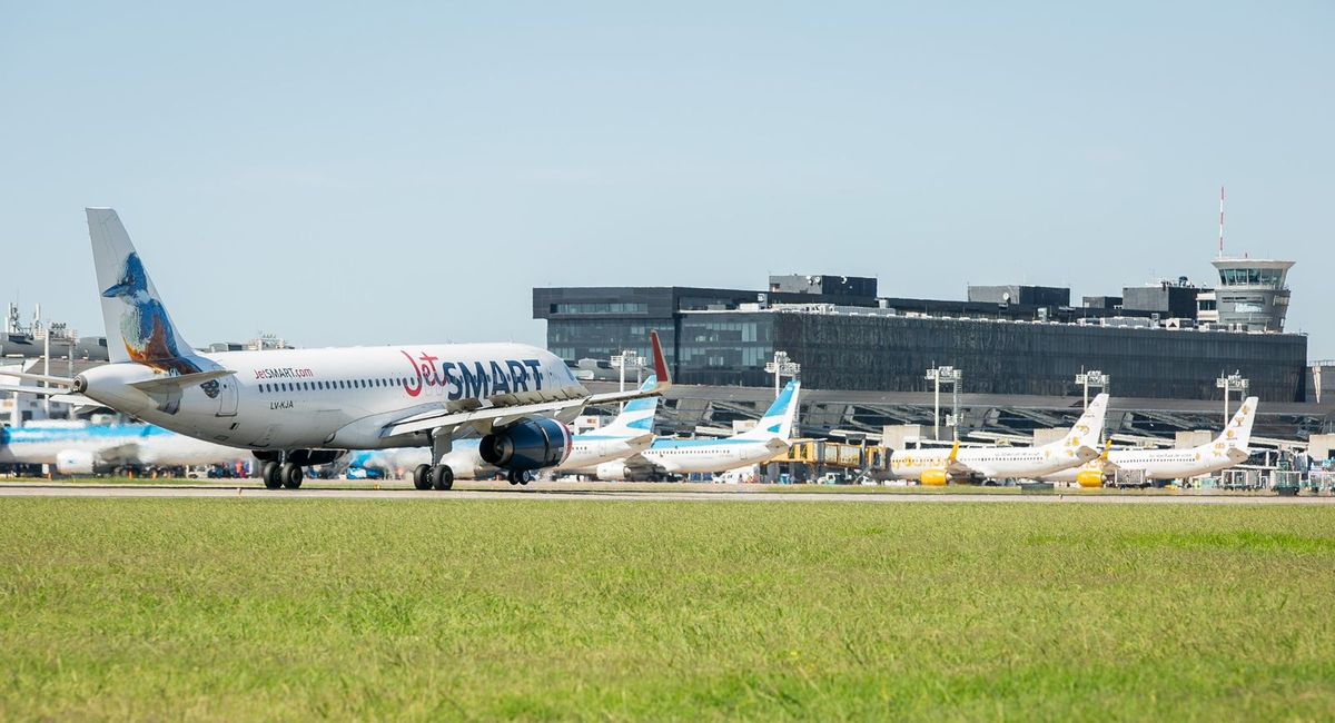 El Aeroparque Jorge Newbery de Buenos Aires, principal hub de distribución aérea del turismo interno.