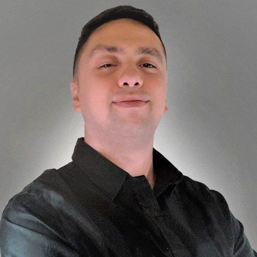 Nicolás Gualano es el gerente de Marketing de Assist Med.