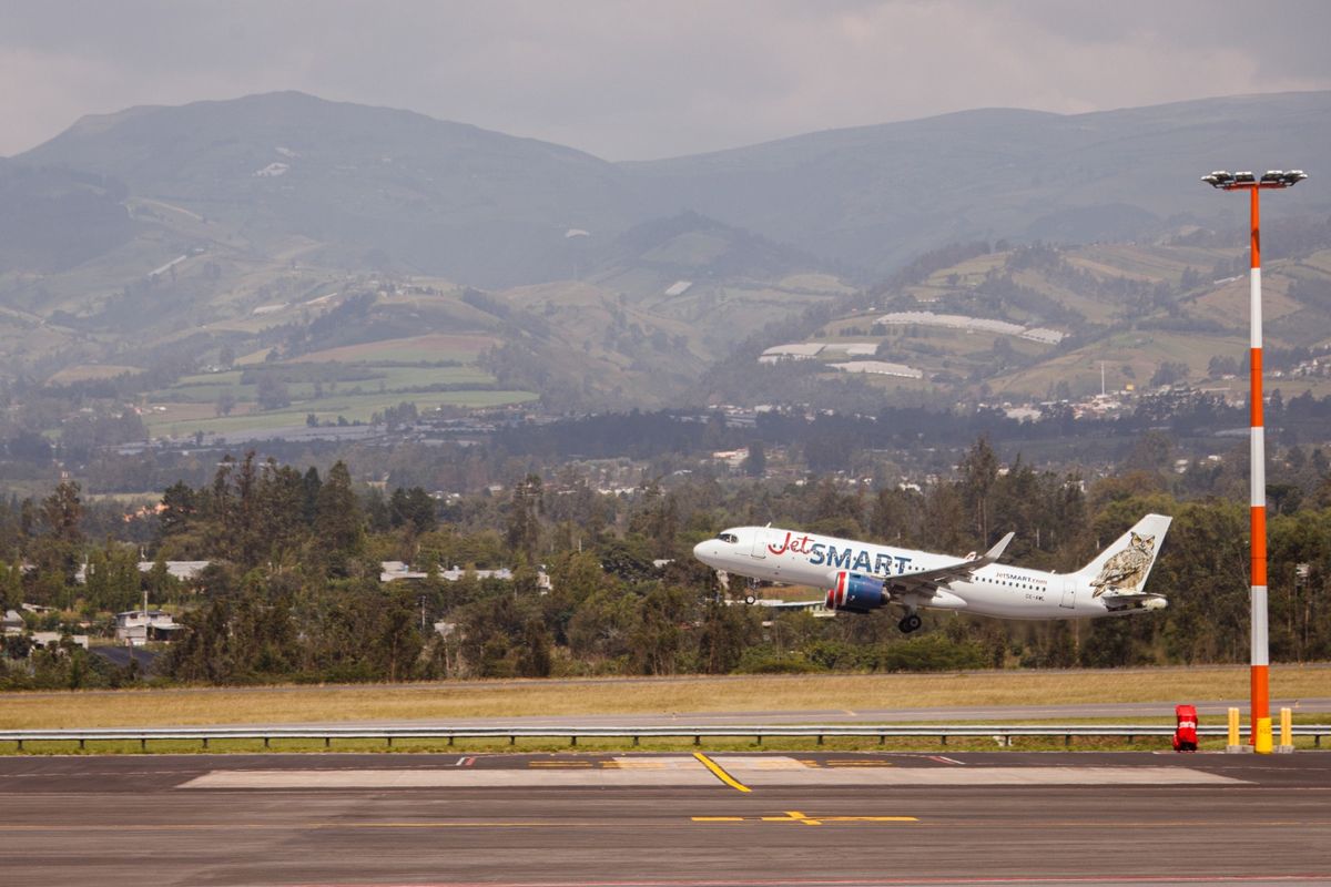 La compañía aérea espera transportar más de 94 mil pasajeros en el primer año de operación en Ecuador.