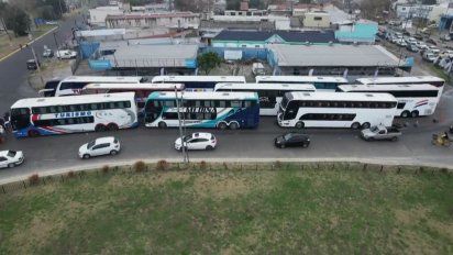 Operadores de transporte terrestre reclaman por la extensión de vida útil de los ómnibus y afirman que más de 1.200 pymes dependen de la circulación de los micros.