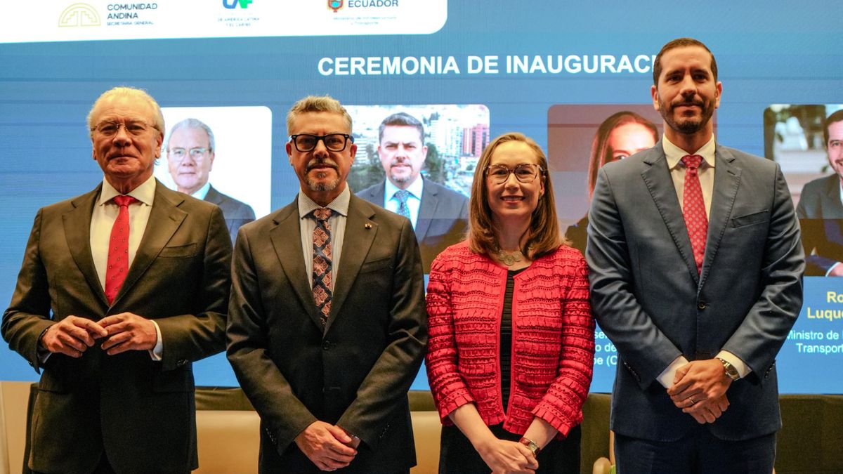 IV Foro Andino de Transporte Aéreo, organizado por la Comunidad Andina, se desarrolló en Quito.&nbsp;